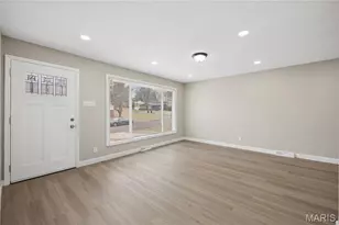 5533 Donbar Dr, Saint Louis, MO 63121 - Photo 3