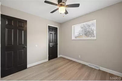 5533 Donbar Drive, Saint Louis, MO 63121 - Photo 9