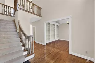 1747 Baxter Forest Valley Ct, Chesterfield, MO 63005 - Photo 5