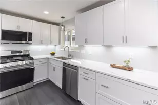 2766 Chalet Hill Dr, Saint Louis, MO 63129 - Photo 13