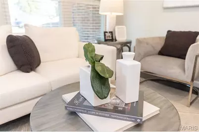 2766 Chalet Hill Drive, Saint Louis, MO 63129 - Photo 7