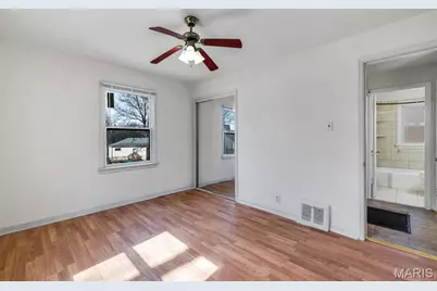 2045 Bainbridge Drive, Saint Louis, MO 63133 - Photo 17