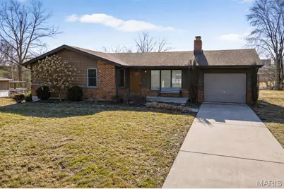 16 Knollwood Court, Saint Charles, MO 63304 - Photo 1