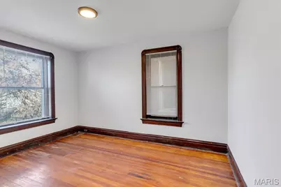 4523 Adelaide Avenue, Saint Louis, MO 63115 - Photo 9