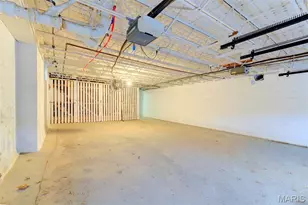 8111 Roxburgh Dr, Saint Louis, MO 63105 - Photo 27