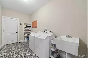 734 Crested Pt Dr, Eureka, MO 63025 - Photo 27