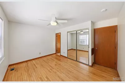 2531 Wesglen Estates Drive, Maryland Heights, MO 63043 - Photo 15