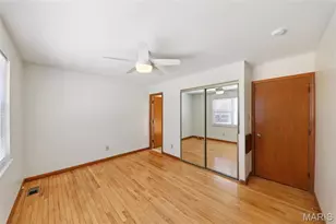 2531 Wesglen Estates Dr, Maryland Heights, MO 63043 - Photo 15