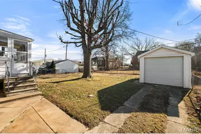 704 Dallas Drive, Bella Villa, MO 63125 - Photo 23