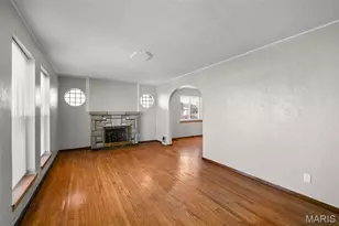 704 Dallas Dr, Bella Villa, MO 63125 - Photo 7