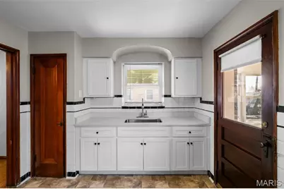 704 Dallas Drive, Bella Villa, MO 63125 - Photo 11