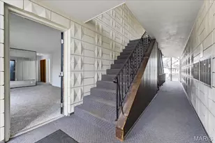 10445 Briarbend Dr, Saint Louis, MO 63146 - Photo 5