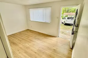 10132 Duke Dr, Saint Louis, MO 63136 - Photo 11