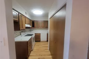 10003 Sakura Dr, Sappington, MO 63128 - Photo 11