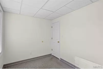 245 S Commercial Avenue, Saint Clair, MO 63077 - Photo 17