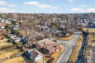 6851 Raymond Ave, University City, MO 63130 - Photo 33