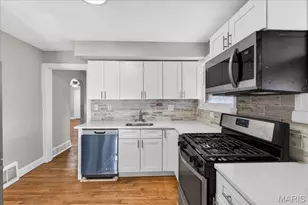 6851 Raymond Ave, University City, MO 63130 - Photo 19