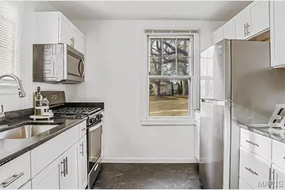 3304 S Gordon Court, Breckenridge Hills, MO 63114 - Photo 9