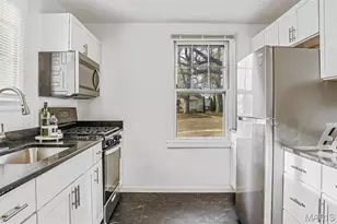 3304 S Gordon Ct, Breckenridge Hills, MO 63114 - Photo 9