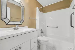 334 Ladue Oaks Dr, Saint Louis, MO 63141 - Photo 17