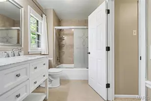 334 Ladue Oaks Dr, Saint Louis, MO 63141 - Photo 25