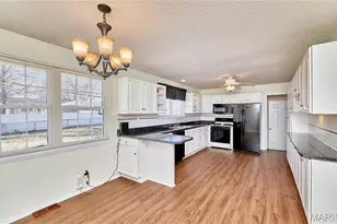 4 Sharon Ct, Florissant, MO 63031 - Photo 7