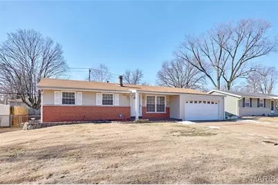 4 Sharon Court, Florissant, MO 63031 - Photo 3