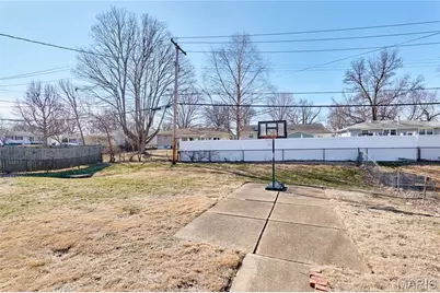 4 Sharon Court, Florissant, MO 63031 - Photo 29
