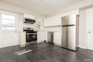 968 Buckeye Dr, Saint Louis, MO 63135 - Photo 3