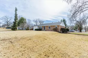 968 Buckeye Dr, Saint Louis, MO 63135 - Photo 5