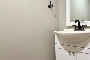 10518 Briston Ct, Saint Louis, MO 63114 - Photo 21