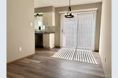 10518 Briston Court, Saint Louis, MO 63114 - Photo 5