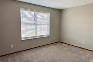 10518 Briston Ct, Saint Louis, MO 63114 - Photo 17