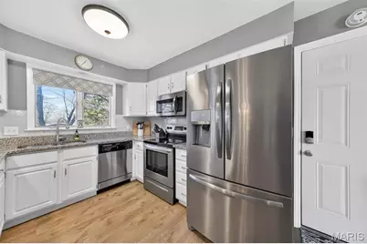 3341 W Adams Street, Saint Charles, MO 63301 - Photo 9