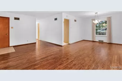 5837 Oak Forest Lane, Saint Louis, MO 63128 - Photo 7