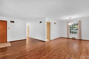 5837 Oak Forest Ln, Saint Louis, MO 63128 - Photo 7