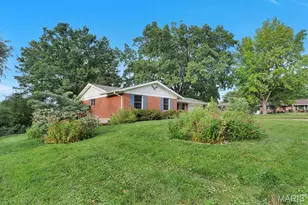 5837 Oak Forest Ln, Saint Louis, MO 63128 - Photo 3