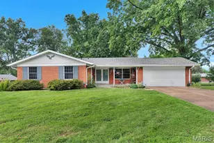 5837 Oak Forest Ln, Saint Louis, MO 63128 - Photo 1