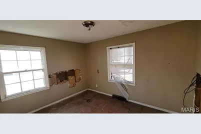 304 Lanark Road, Saint Louis, MO 63137 - Photo 17