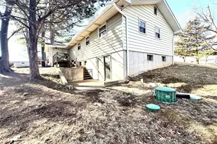 24 Juanita Dr, Hillsboro, MO 63050 - Photo 5