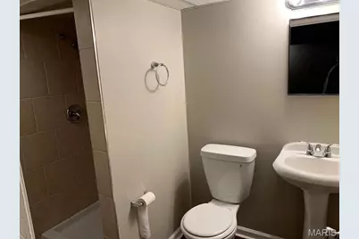 1015 S New Florissant Road, Florissant, MO 63031 - Photo 5