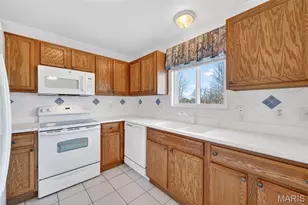 624 Hawk Run Dr, O'Fallon, MO 63368 - Photo 19