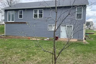 2038 Peine Forest Dr, Wentzville, MO 63385 - Photo 5