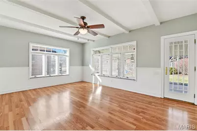 10643 Charrette Drive, Saint Louis, MO 63123 - Photo 9