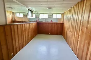 10413 Ewell Dr, Bellefontaine Neighbors, MO 63137 - Photo 9