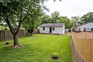 10632 Glen Garry Rd, Saint Louis, MO 63137 - Photo 15