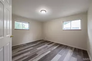 10632 Glen Garry Rd, Saint Louis, MO 63137 - Photo 7