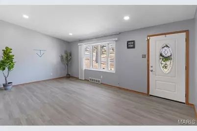 4132 Crestland Drive, Saint Louis, MO 63121 - Photo 3