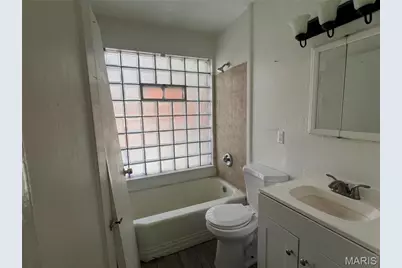 8770 Jordan Avenue, Saint Louis, MO 63147 - Photo 17