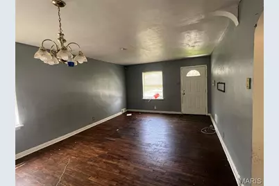 8770 Jordan Avenue, Saint Louis, MO 63147 - Photo 11